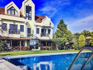 RENT HOUSE & VILLAS 